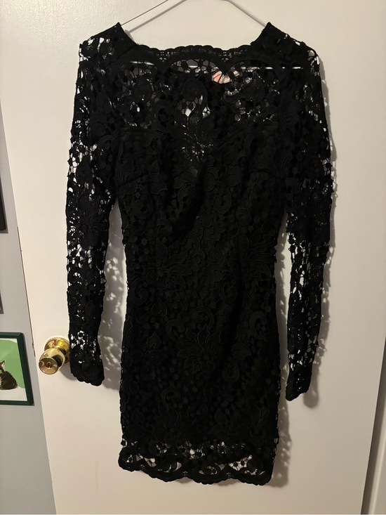 L'ATISTE Dresses & Skirts - Whimsigoth Feminine Flirty L'ATISTE Black Floral Lace Sheath Dress Small